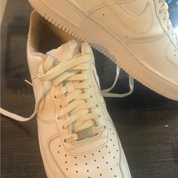 Men's White Low-Top Sneakers with Cushioned Comfort - Picture 3 of 7